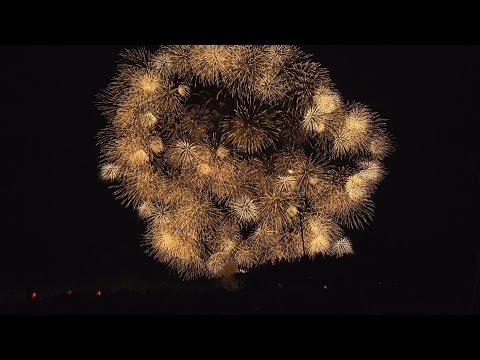 世界一の巨大花火 正四尺玉 4K Japan World&#039;s Largest Huge 48 inch shell Fireworks 片貝まつり奉納大煙火 2016 katakai Festival