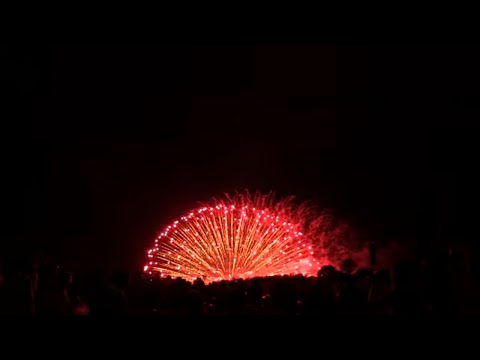 酒田大水上スターマイン Huge shell exploding on the water | Japan Sakata Fireworks Show 2012 酒田花火ショー