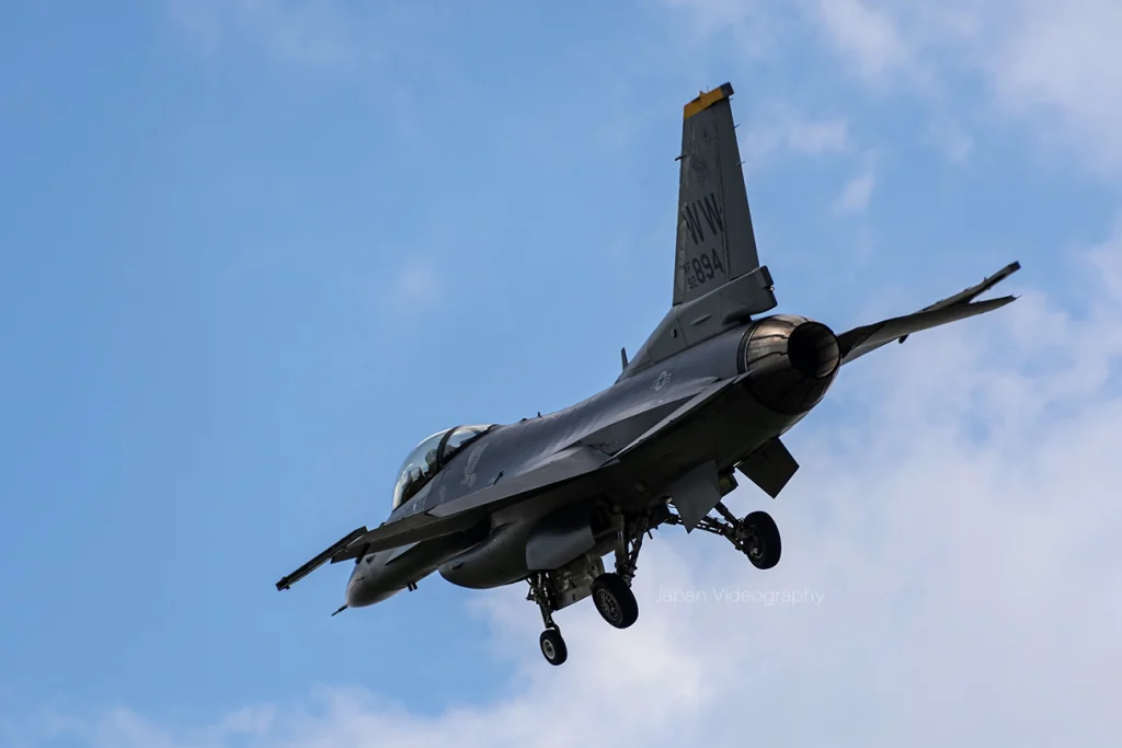 松島基地航空祭 F-16デモフライト アプローチ