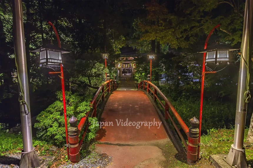 宮城県 青麻神社の太鼓橋と灯篭