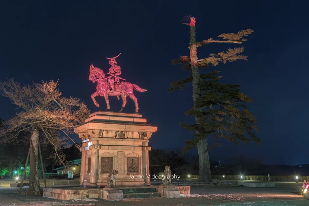 仙台城址の夜景と伊達政宗騎馬像ライトアップ