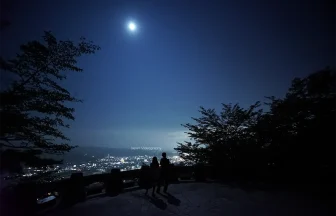 信夫山第二展望台の夜景 | 福島市街地を一望できる観光スポット | 福島県福島市