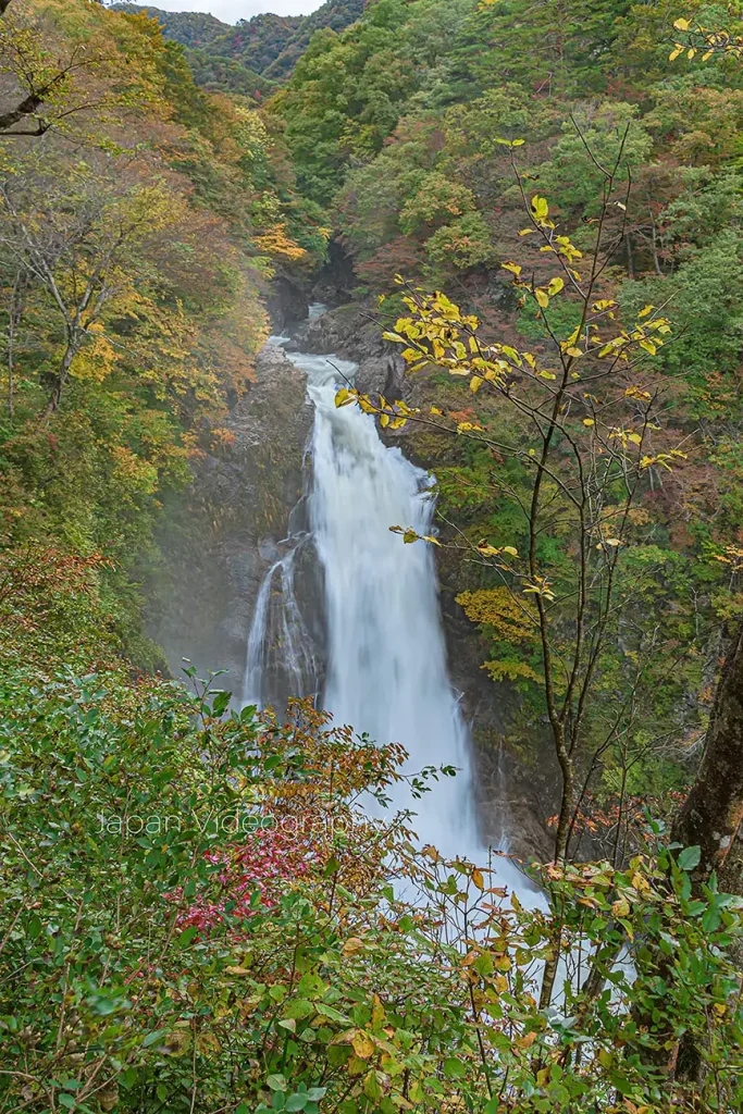 紅葉と仙台・秋保大滝