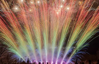 250発の大輪が夜空を彩る冬花火 テラスハナビ岩手 | 岩手県花巻市