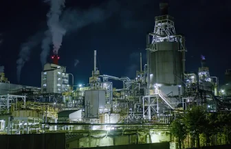 まるでFFⅦのミッドガル！新潟県新潟市東区の美しい工場夜景