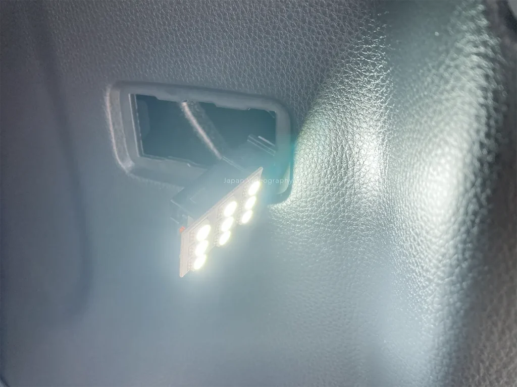 シェアスタイルのラゲッジランプ用LEDの点灯チェック