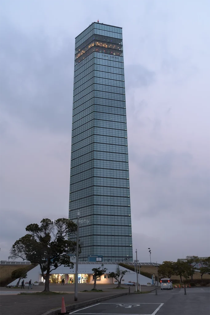 千葉県千葉市のランドマークタワー 千葉ポートタワーの外観