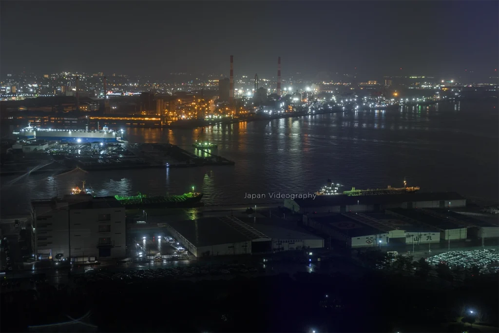 千葉ポートタワー4階 展望フロア『ビュープロムナード から眺める工場夜景