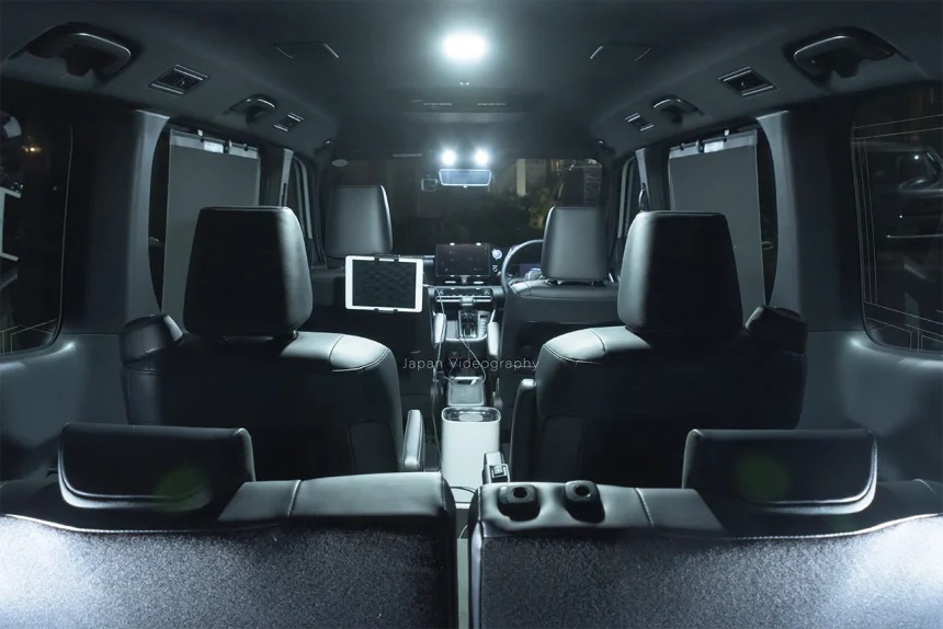90系ノア・ヴォクシー LEDルームランプを交換して暗い車内を明るく！YOURS光量調整付きの取り付け方法