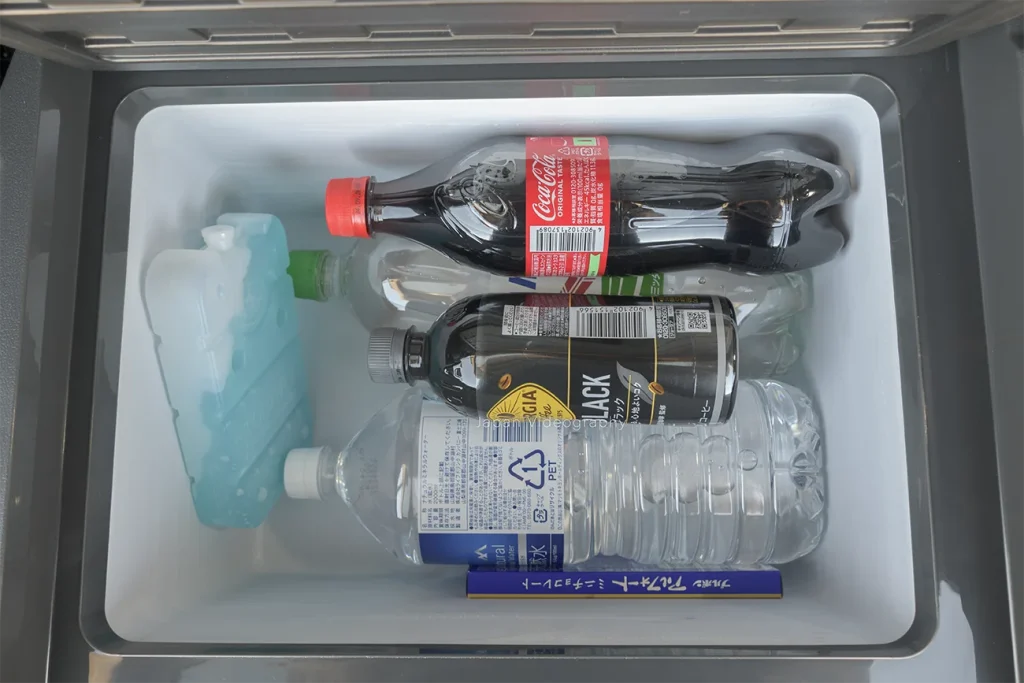 BorgeRV 容量15L車載ポータブル冷蔵庫に入れた2Lペットボトル