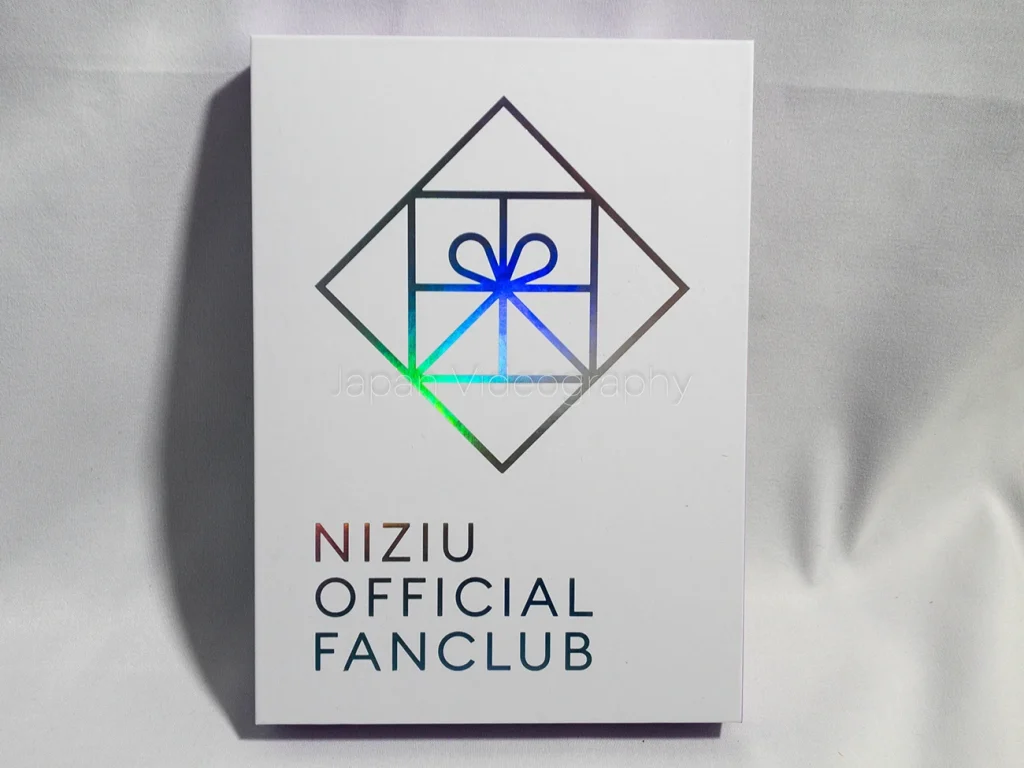 NiziU OFICIAL FAN CLUB 更新特典の箱